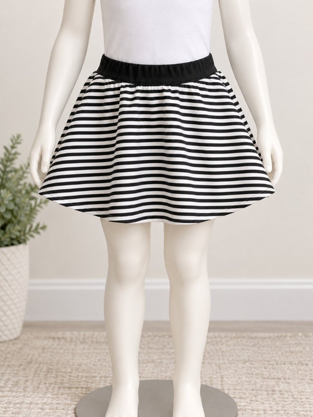 XOXO Girls Black White Striped Skater Skirt M 10/12
